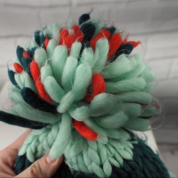 M brand crochet lined striped beanie with Pom Pom - Picture 8 of 10